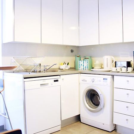 Joivy Modern 1-Bed Apt With Terrace, Moments From Sao Bento Palace Lissabon Buitenkant foto