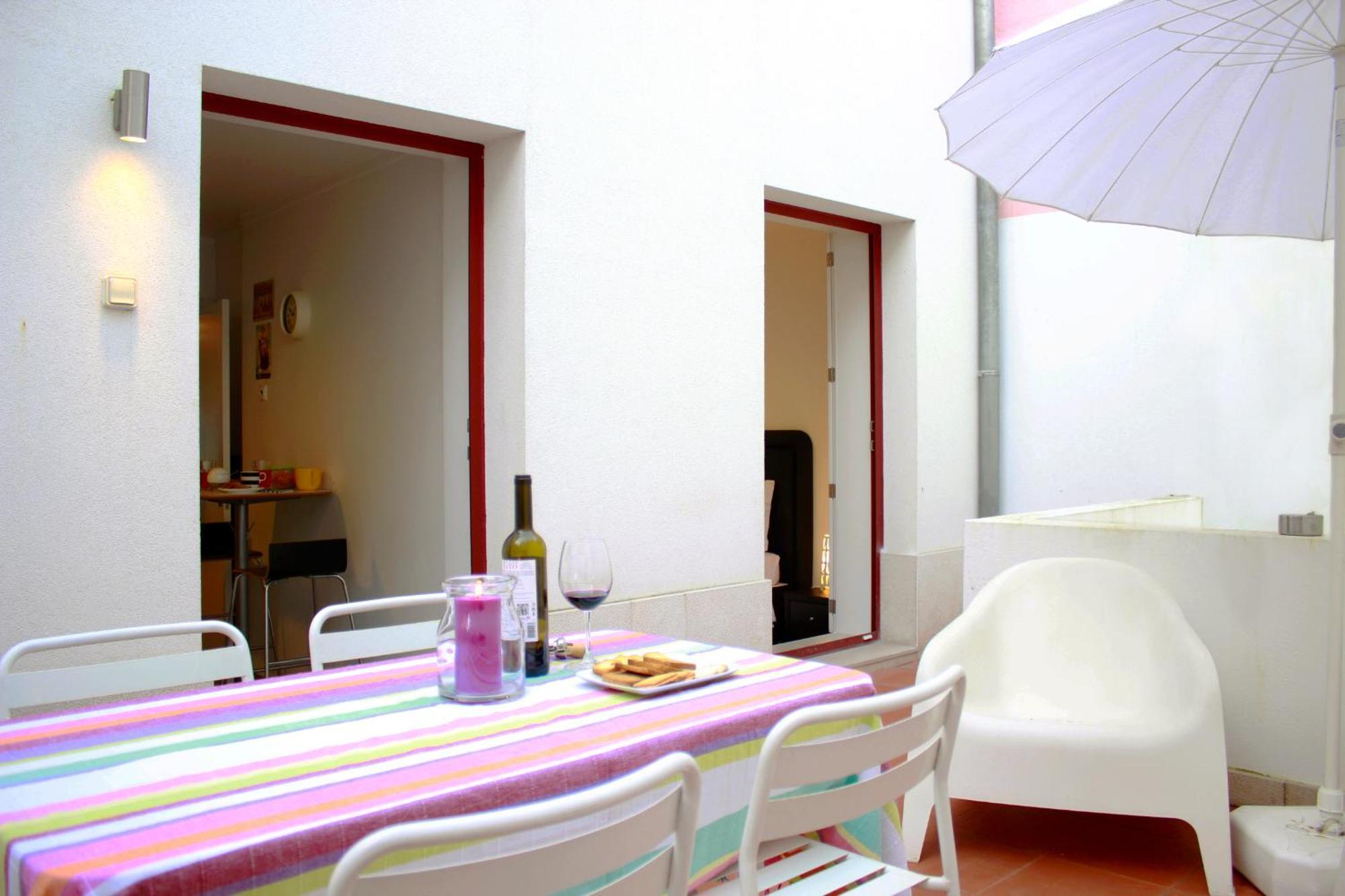 Joivy Modern 1-Bed Apt With Terrace, Moments From Sao Bento Palace Lissabon Buitenkant foto